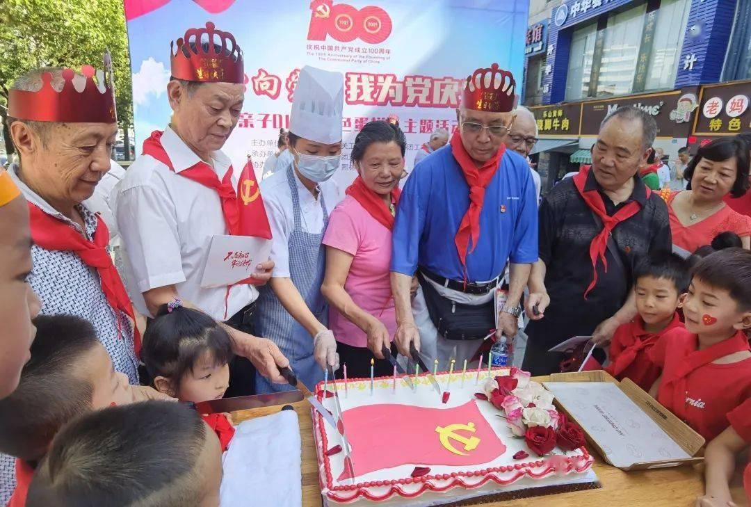 成都熠翊发服饰有限公司童装坚持“自然、时尚、价值感”发展