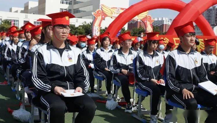 你好、我想问一下我的是科鲁兹手动目前到2000公里了、可要到了首保的日期、我是先拉高速呢还是先首保？游戏画面